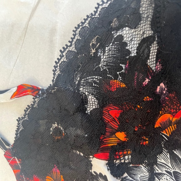 Rare! NWT! Bebe Silk Camisole Flowers Birds Lace Medium - Picture 4 of 12